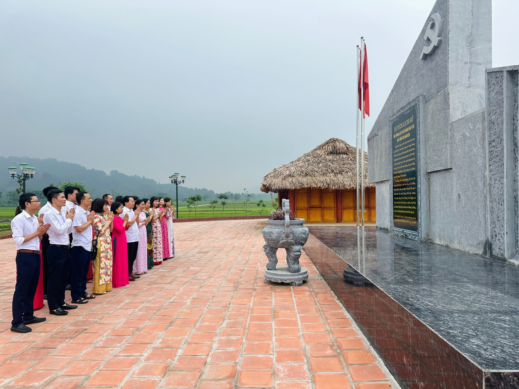 Tháng Năm nhớ Bác